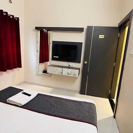 Oyo Hotel Elite Chandrapur Екстериор снимка
