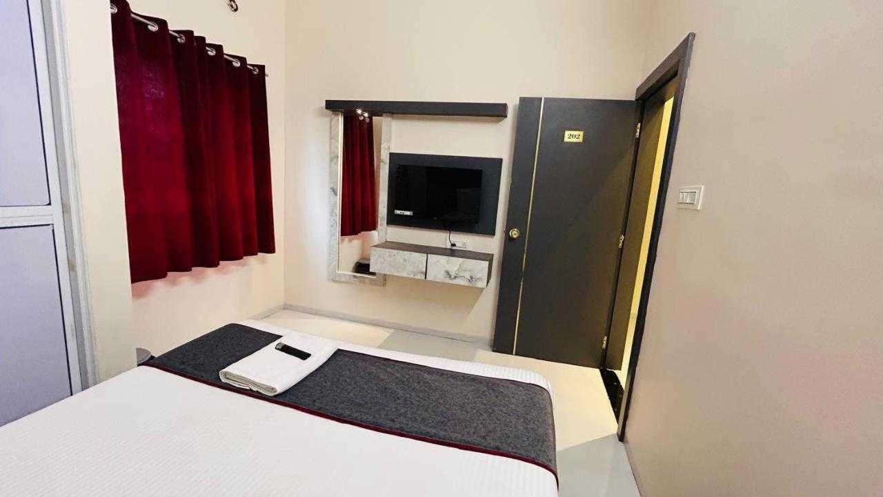 Oyo Hotel Elite Chandrapur Екстериор снимка
