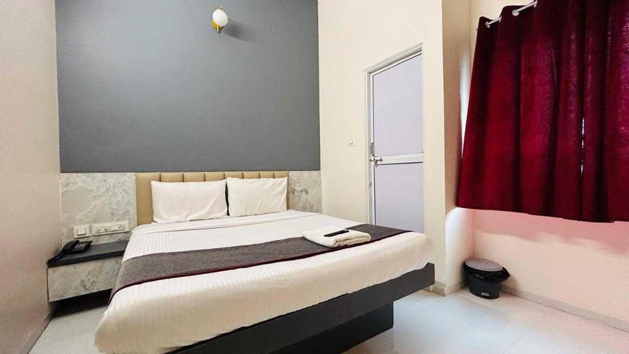 Oyo Hotel Elite Chandrapur Екстериор снимка
